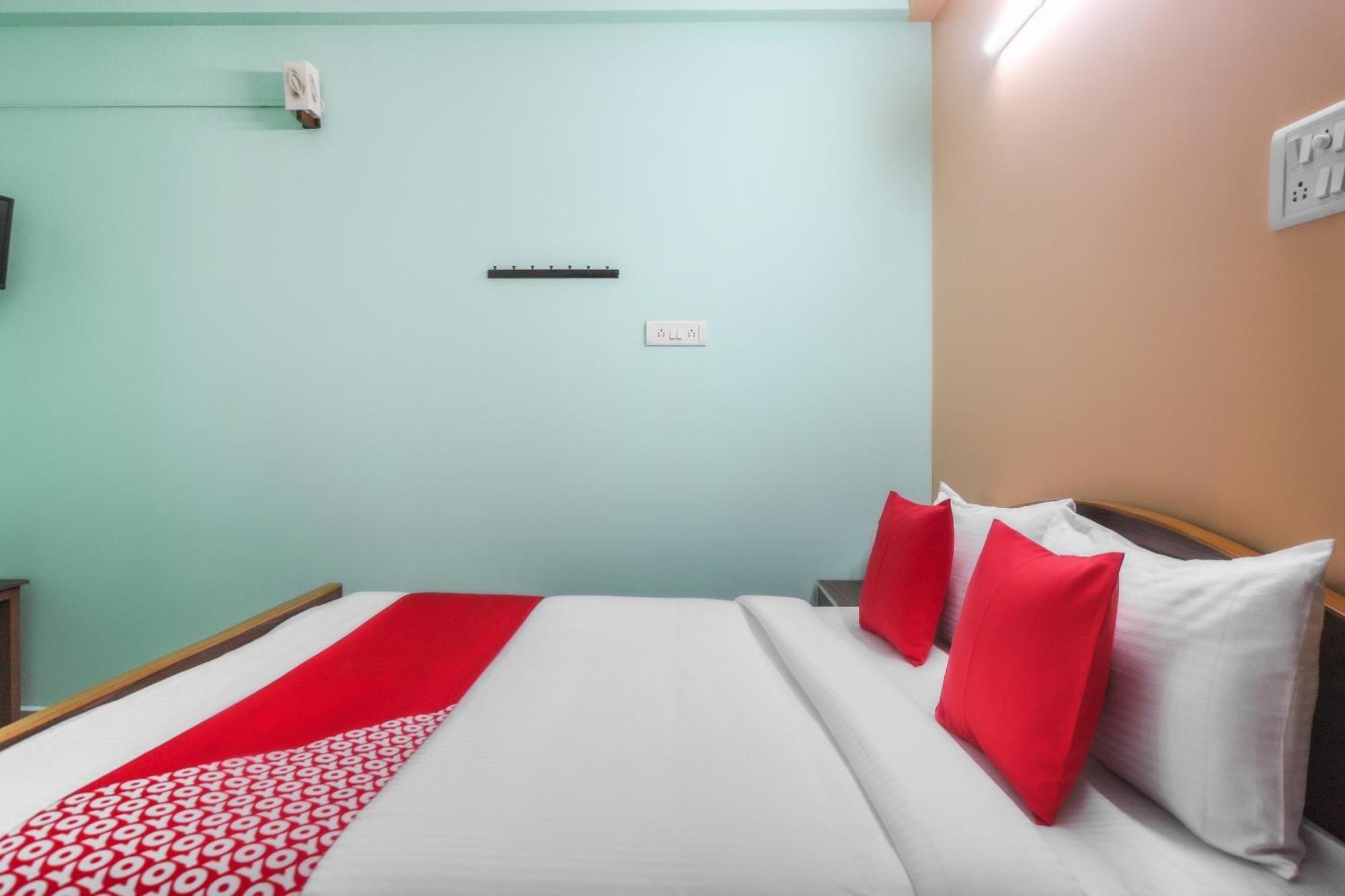 Oyo Modern Guest House 钦奈 外观 照片